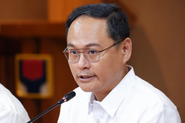 Philippine Transport Department Cracks Down on Ride-Hailing Firms' Driver Flood