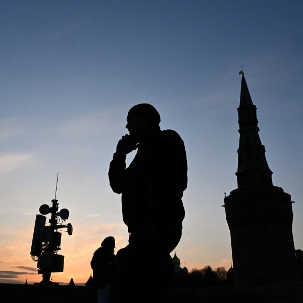 Putin's Internet Restrictions Backfire: Russian Censorship Struggles to Contain Online Dissent