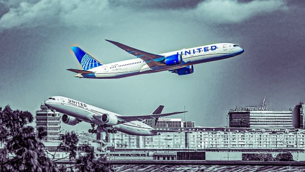 United Airlines' Ultra-Long 16-Hour Flight Struggles with Low Demand