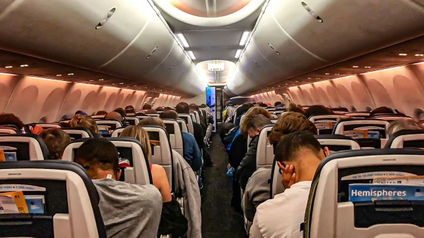 Why US Airlines Keep the Seatbelt Sign On Longer Than European and Asian Carriers