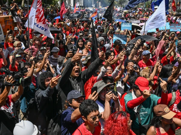 Global Labour Day Marches Amid Economic and Geopolitical Tensions