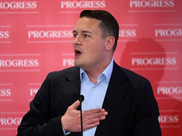 Former Health Minister Wes Streeting Enters Race to Replace UK Prime Minister Starmer
