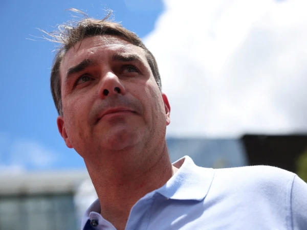 Brazilian Authorities Launch Defamation Investigation Against Presidential Hopeful Flavio Bolsonaro