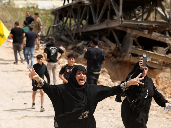 Southern Lebanon Residents Return Amid Fragile Ceasefire, Hezbollah Maintains High Alert