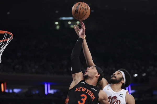 NBA: Knicks ride third-period explosion to 2-0 lead over Cavaliers