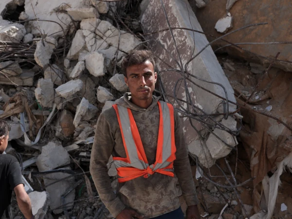 Gaza's May Day: Workers Scramble for Scarce Income Amid Economic Ruin