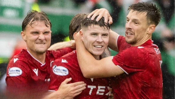 Stoppage-Time Drama: Nisbet's Late Penalty Seals Sensational Aberdeen Comeback Over Hearts
