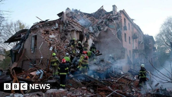 Overnight Russian Barrage Kills Seven, Hits Apartment Building in Dnipro