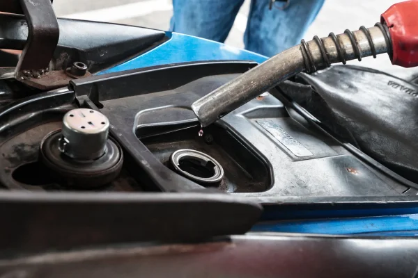 Ceasefire Uncertainty Fuels Oil Price Surge Toward $100 Threshold