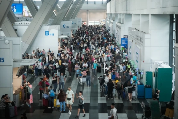 Holy Week Travel Rush: Airlines Urge Early Arrivals and Digital Prep for Smoother Journeys