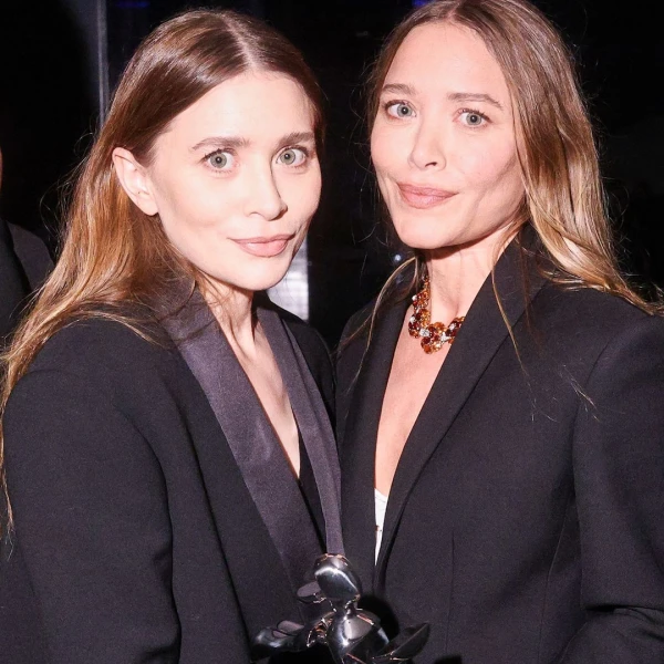 Mary-Kate and Ashley Olsen Make Rare Joint Appearance in NYC