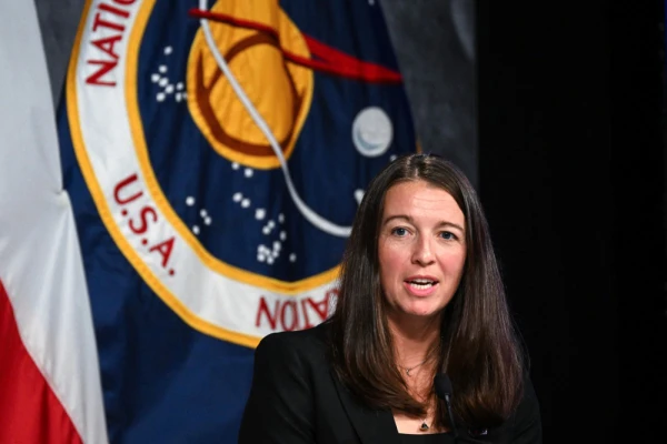 Artemis Astronauts Prepare for Fiery Re-entry and Ocean Landing After Historic 10-Day Mission