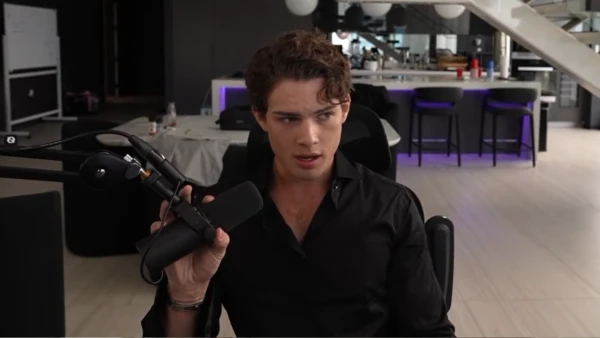 Influencer Pledges Sobriety After On-Air Overdose, Ending Live-Stream Era