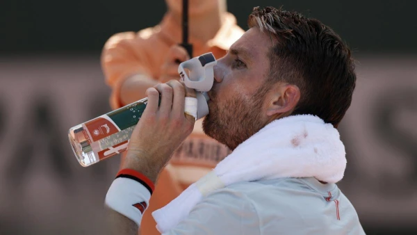 British Men Eliminated from French Open as Norrie Retires and Fearnley Falls