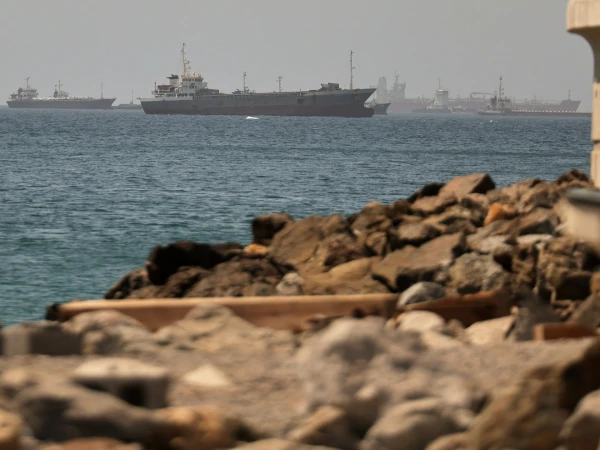 Oil Prices Climb as Lebanon Tensions Flare and Hormuz Traffic Remains Subdued