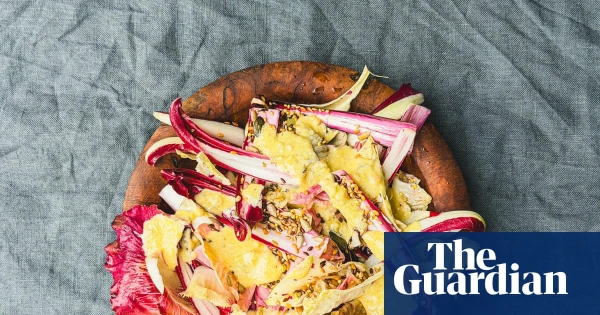 Transform Blue Cheese Rinds into a Flavor-Packed Vinaigrette: A Zero-Waste Kitchen Hack