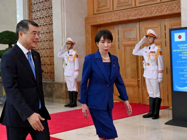 Japan's Industry Minister Takaichi Strengthens Ties with Vietnam Through Six New Pacts