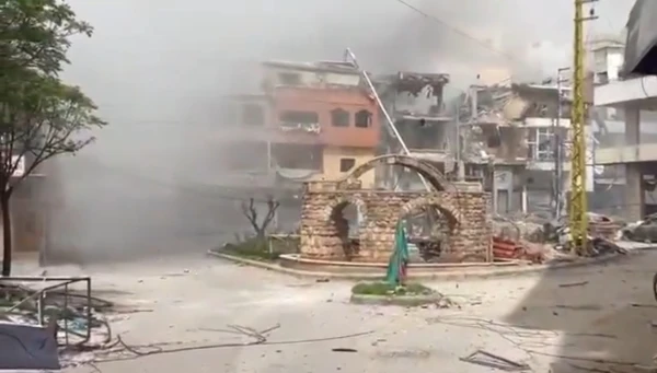 Dramatic Footage Captures Israeli Airstrike on Lebanese Building in Tyre District
